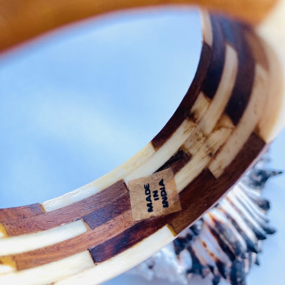 Stunning Bone and Wood Inlay Bangle Made in India Rustic Tribal Natural Mod Tiki - Picture 7 of 10